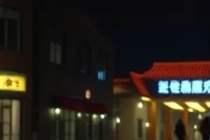 《第七个夏天》封面：午后逆光下的自行车与林荫道